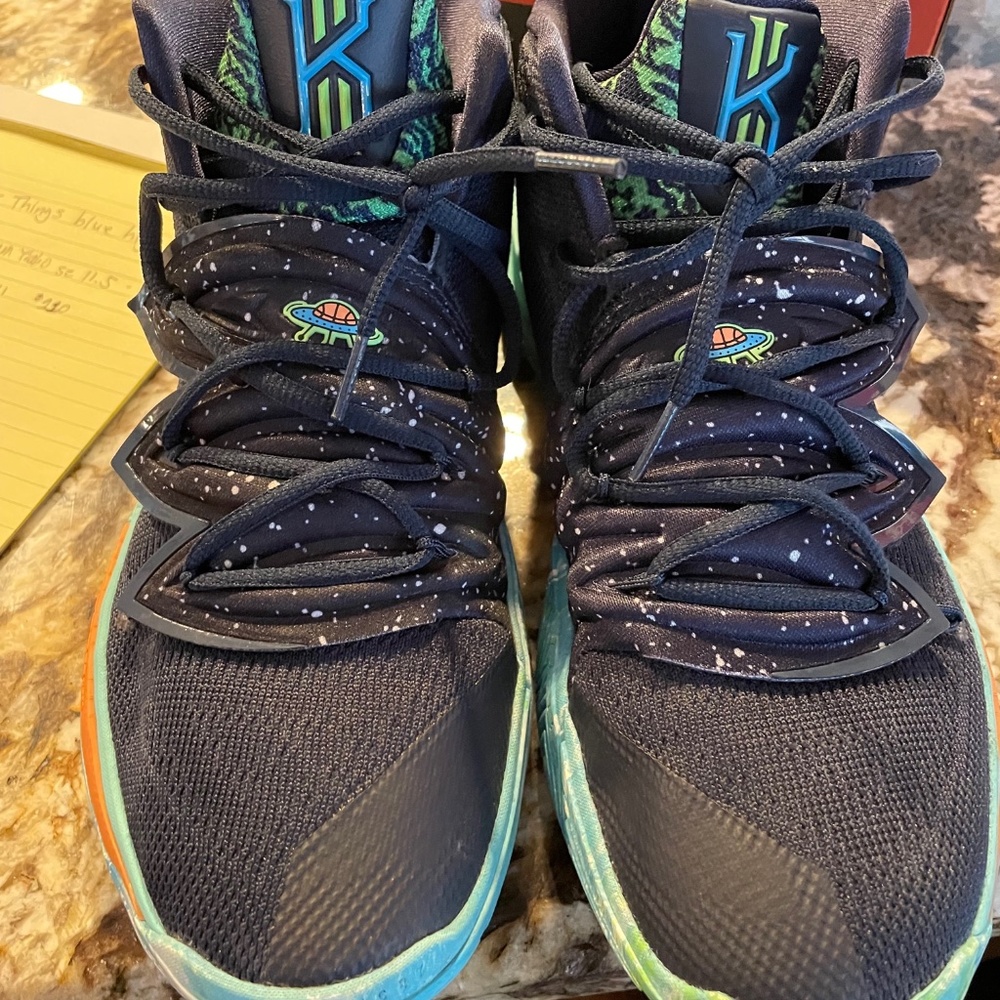 Nike Kyrie 5 UFO